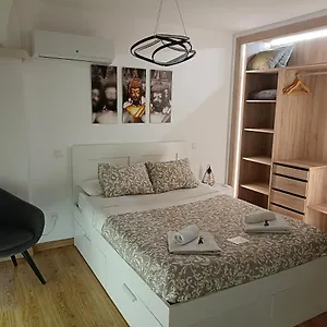 https://estudio-frailes-centro-historico-de-malaga.1costadelsol.com