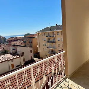 https://casa-maestrale-elegante-con-balcone-vista-mare.hotelitalianriviera.com
